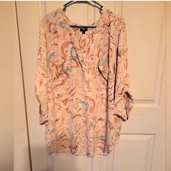 torrid Tops - Torrid Harper paisley print, tab sleeves tunic in LNC